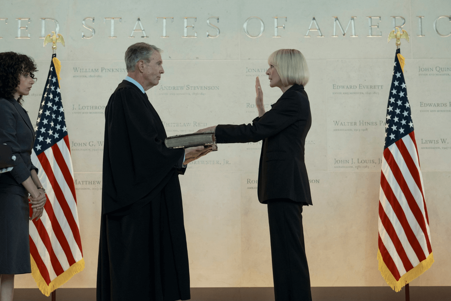 넷플릭스 외교관 시즌 3