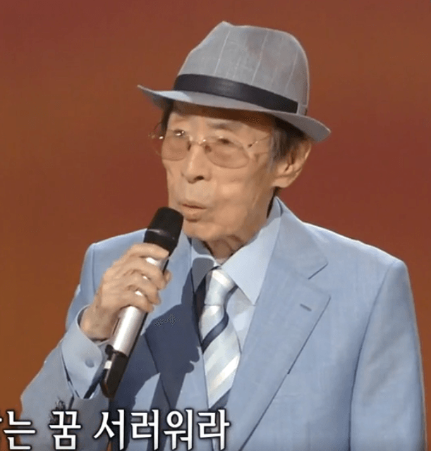 안다성 바닷가에서