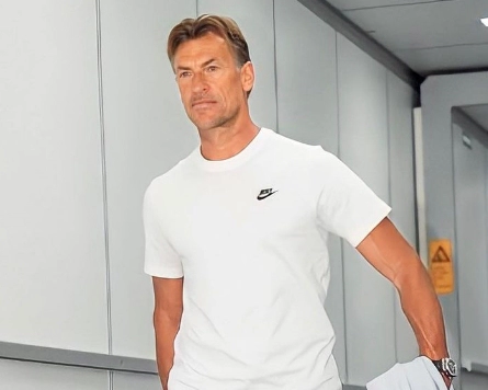 르나르 감독 프로필 나이 국적 연봉 경력 인스타그램