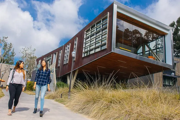 UCLA 도미토리