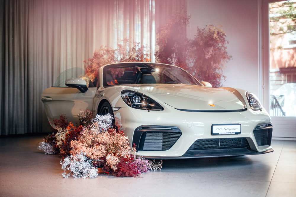 스투트가르트스포츠카 서비스 센터 사고수리 입고 고객 대상 특별 프로모션 이미지