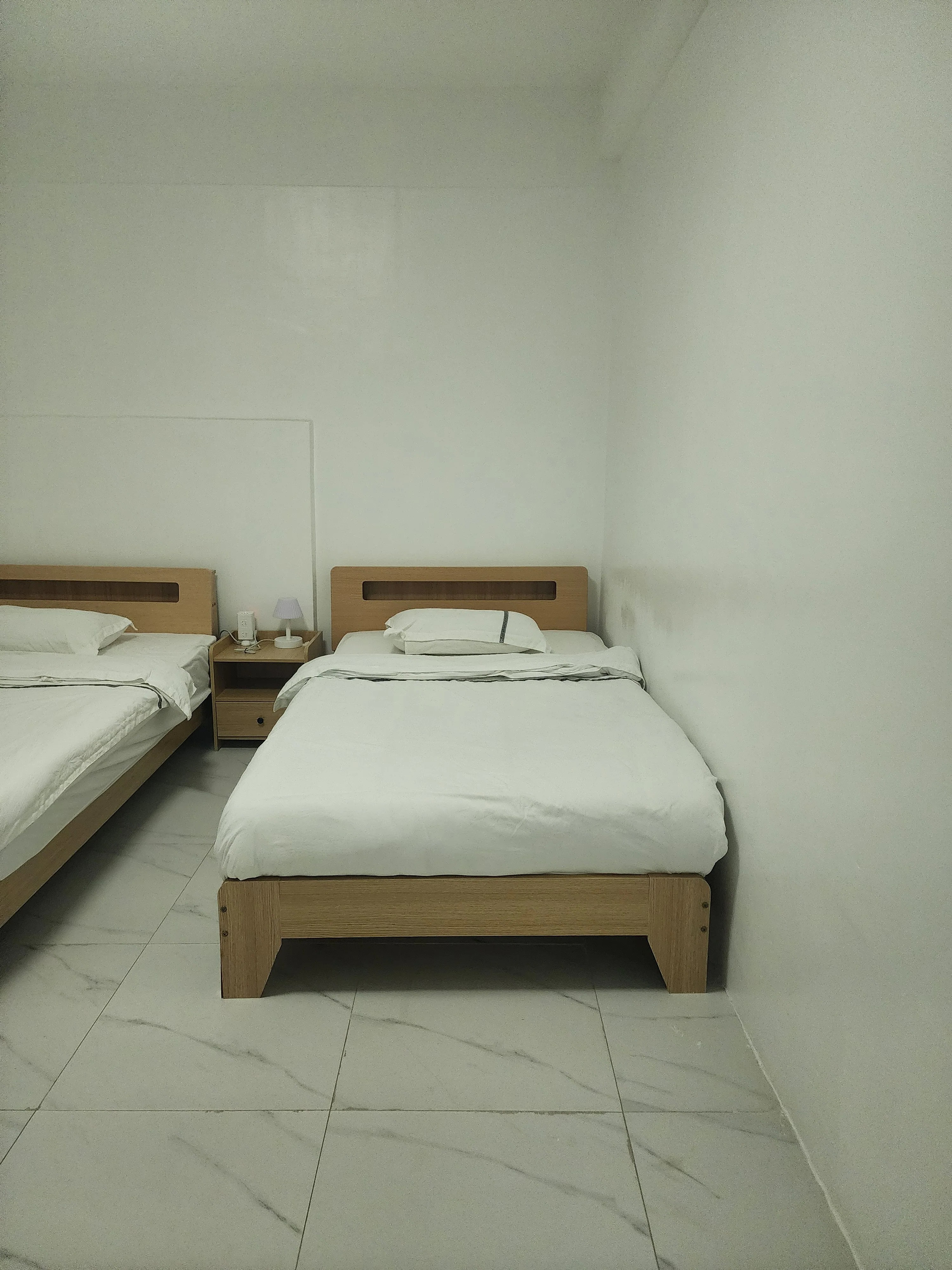 필리핀 비세부 어학원 리빙룸 침대