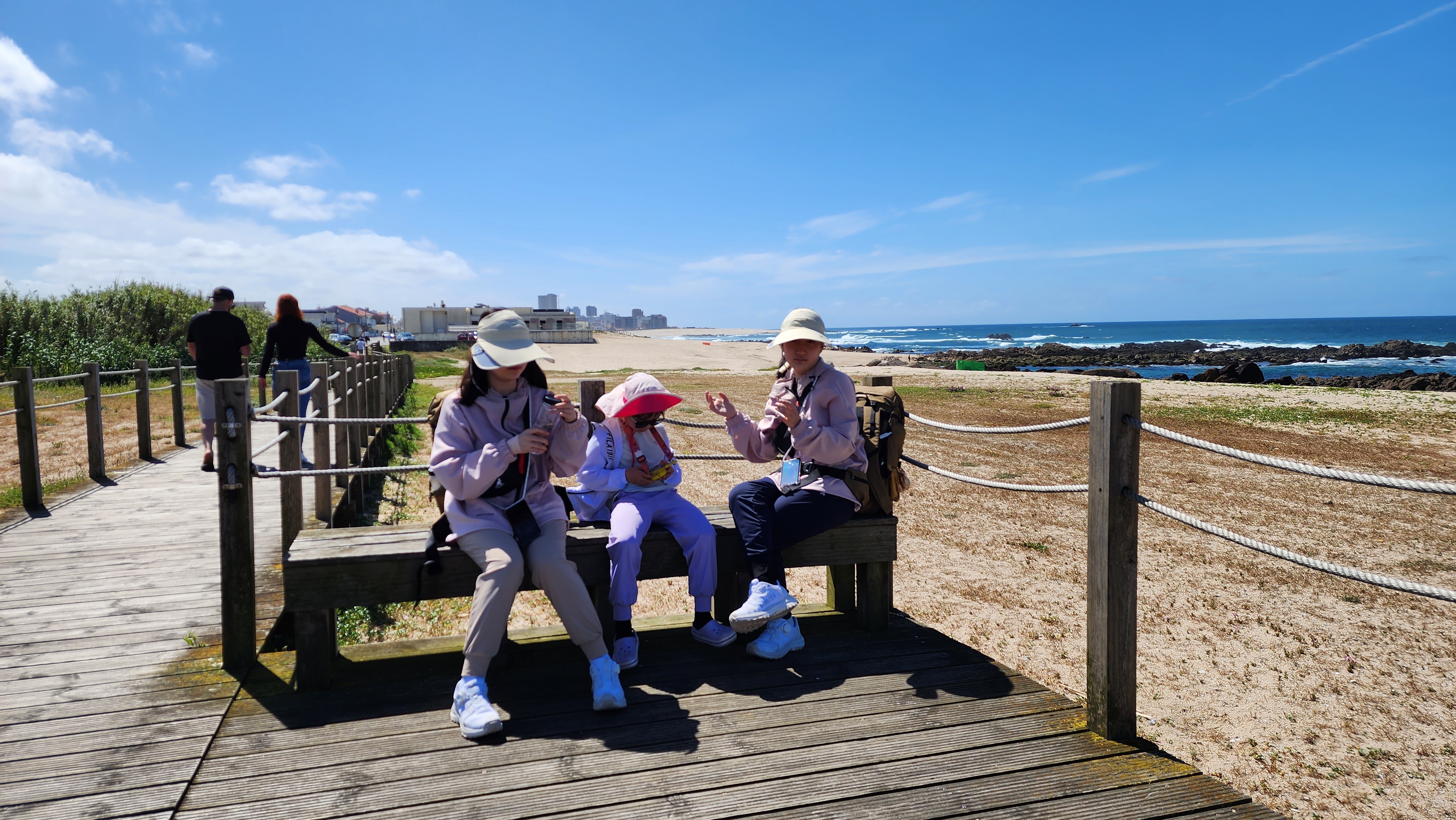 까미노 포르투게스 끝없는 데크길 위의 우리 아이들