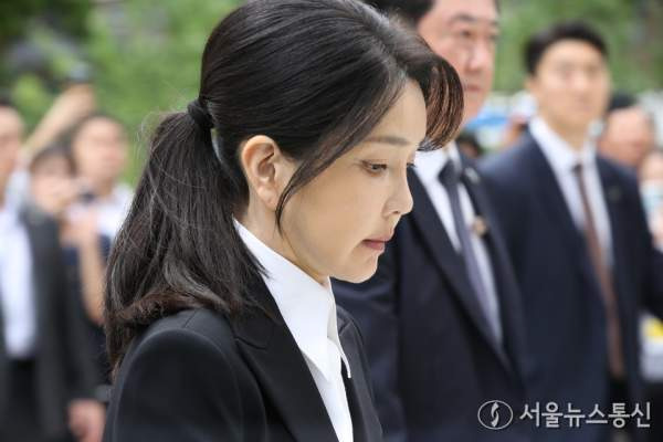 김건희 선고: 매관매직 1심 생중계 결과, 특검 7년 6개월 구형 및 알선수재 쟁점 완벽 분석