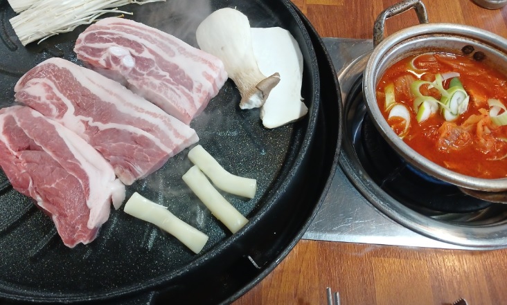 생생정보 가격파괴 Why 삼겹살 맛집 대구 칠곡 권반장구이앤샤브샤브