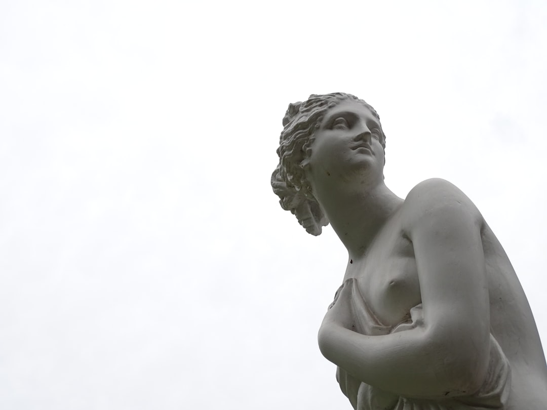 Statue.