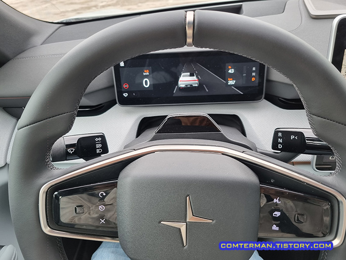 폴스타4 핸들 버튼