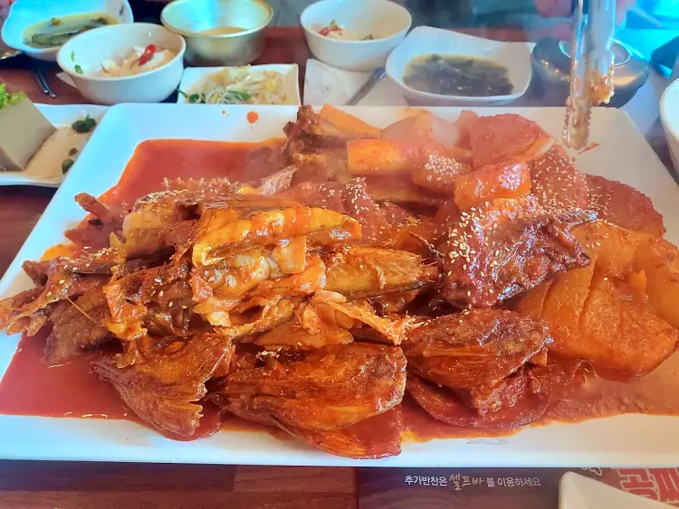 소문의맛집 외식하는날 버스킹 정인 추천 코다리 해물 시래기 갈비 조림 맛있는 식당 인천 송도 맛집 위치 메뉴 가격 정보