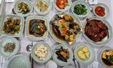 생생정보통 오늘 방송 맛집 타츠진 우동 딴뚝 통나무집 식당 예약 메뉴 가격 특별혜택