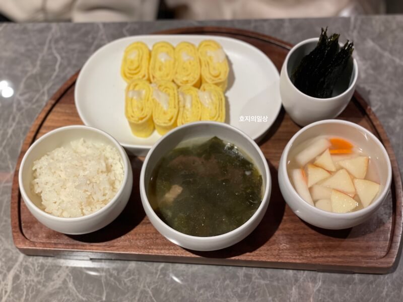 용산 이태원 한식 맛집 덕분 몬드리안 - 어린이 반상