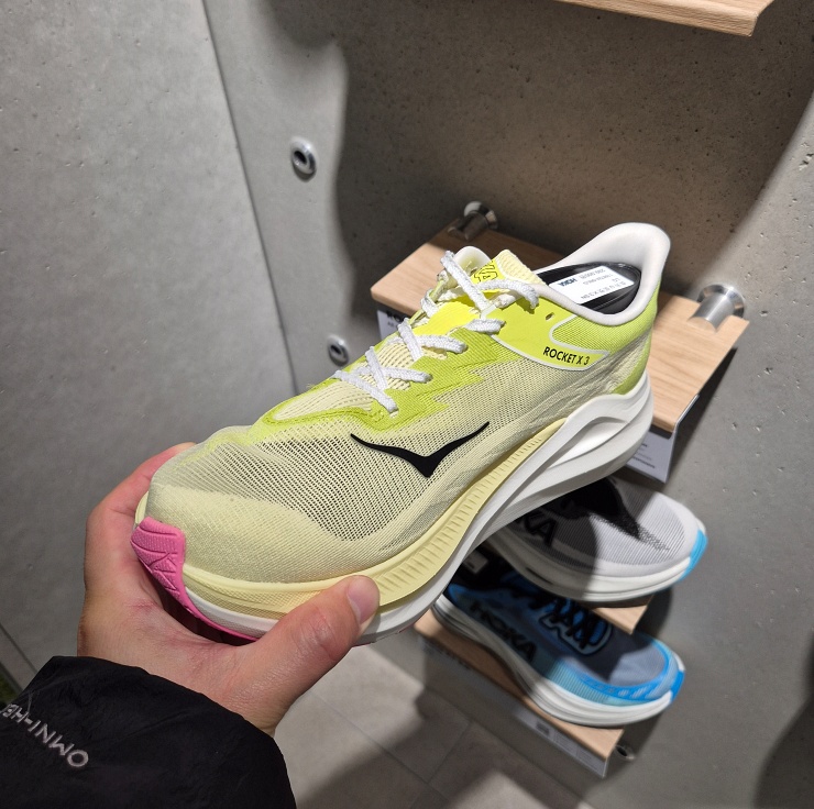 마라톤 페이스 유지 호카 러닝화