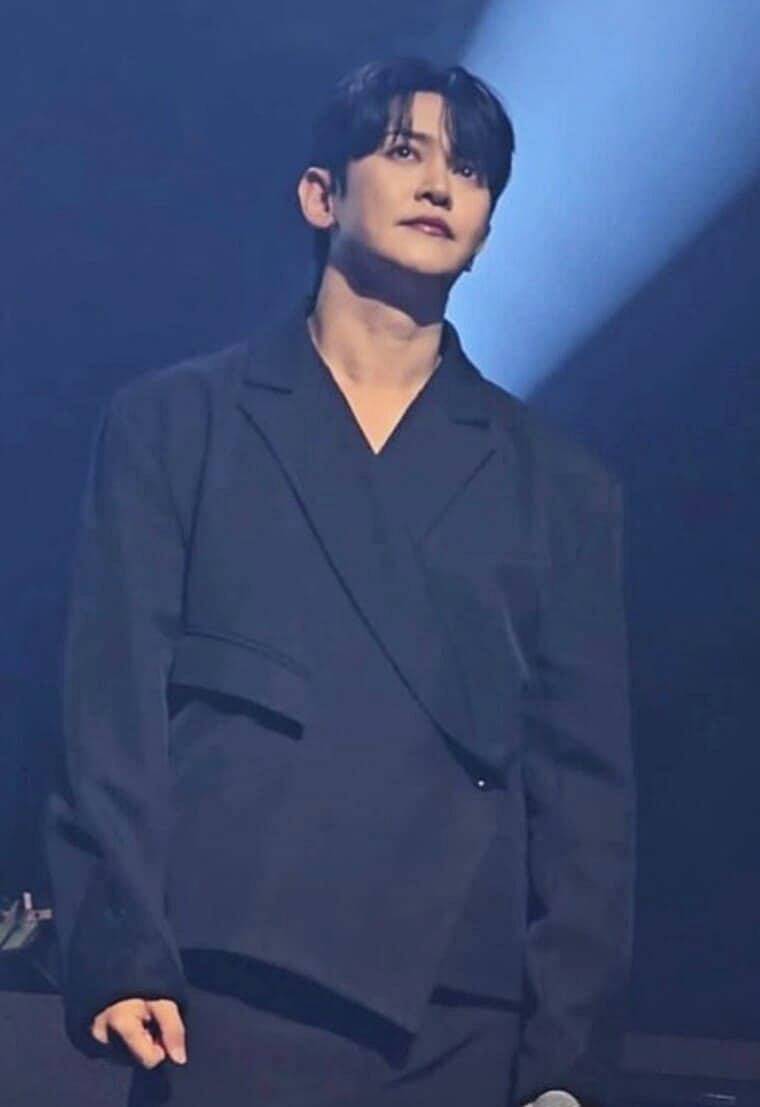 가수-강균성
