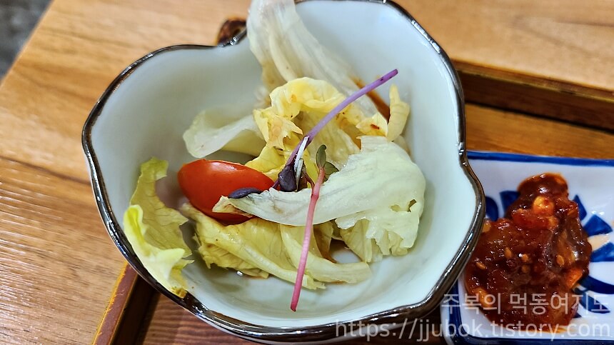 담솥-가지솥밥-밑반찬-샐러드