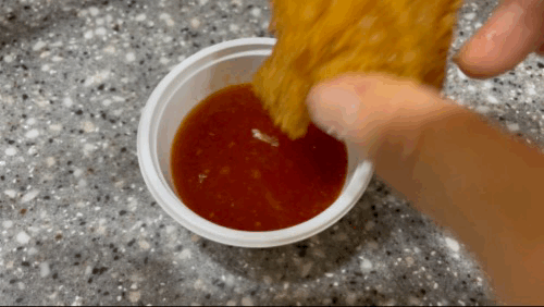 부암동 계열사 치킨 - 소스 찍먹 영상