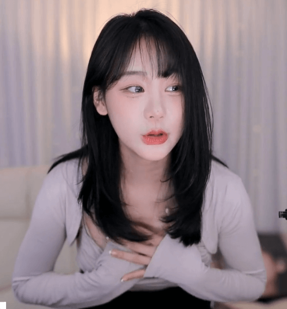 오연하bj 남친 없다더니 강남 클럽 스킨십 포착