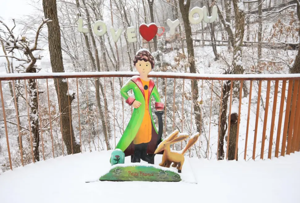 겨울 여행지 추천 쁘띠프랑스