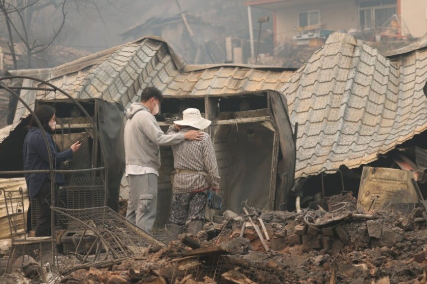 산불로 전소된 건물