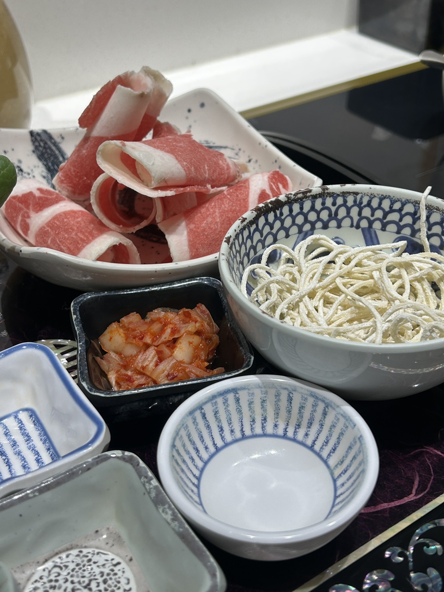 삼청동샤브-얼큰-샤브-우삼겹