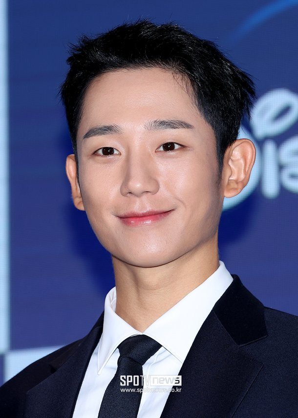 정해인 배우의 따뜻한 눈빛 속 진심, 안정감 있는 연기력, 조용한 성장의 힘