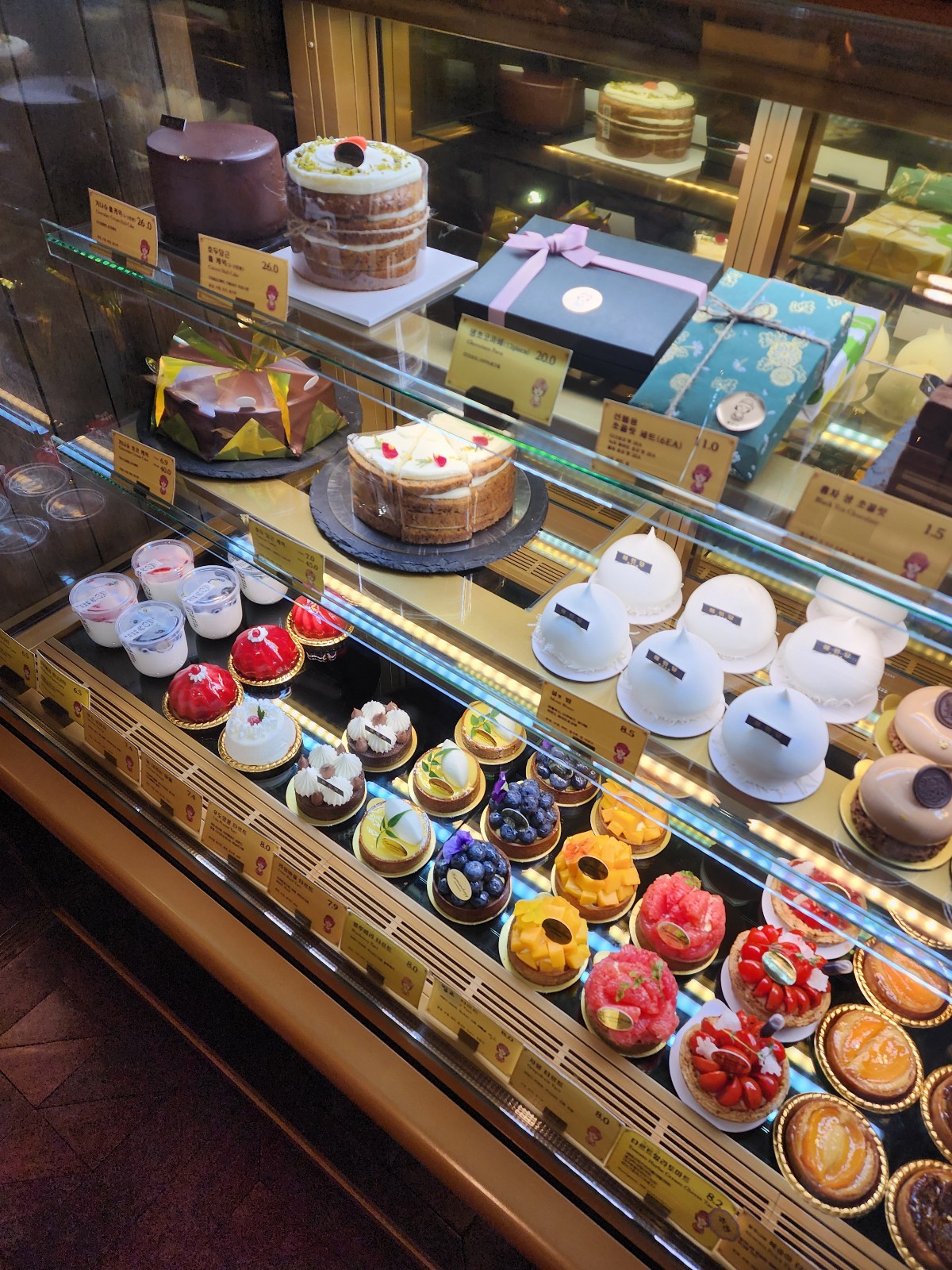 진열 된 베이커리