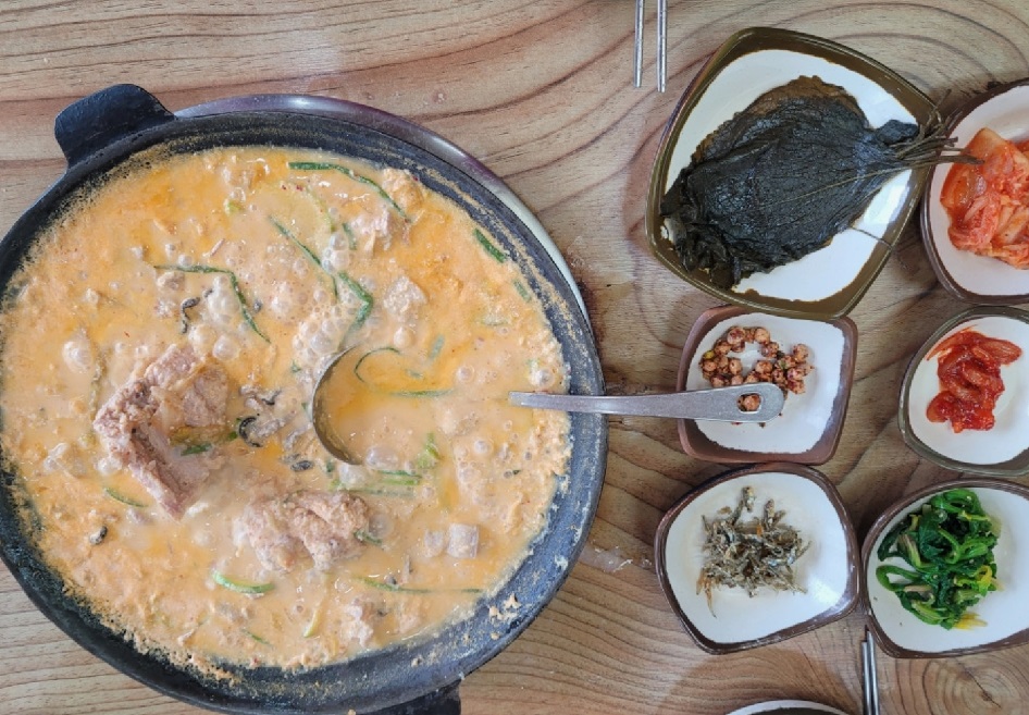 백반기행-안양-밥상-콩비지-감자탕-