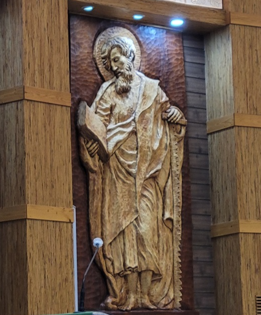 위 사진은 수원 정자동 주교좌성당에 있는 성 필립보 사도 부조 작품입니다.