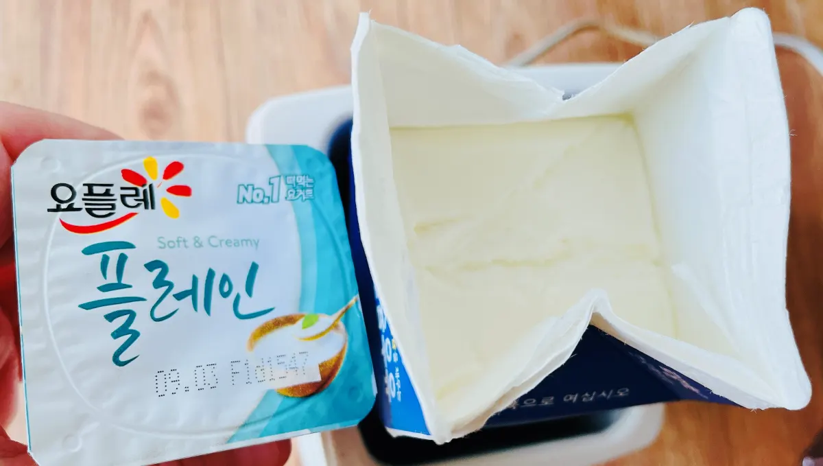 우유와 플레인 요거트와 요거트제조기 사진