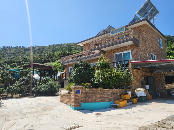 거문도 솔지오 펜션 외부 전경-2