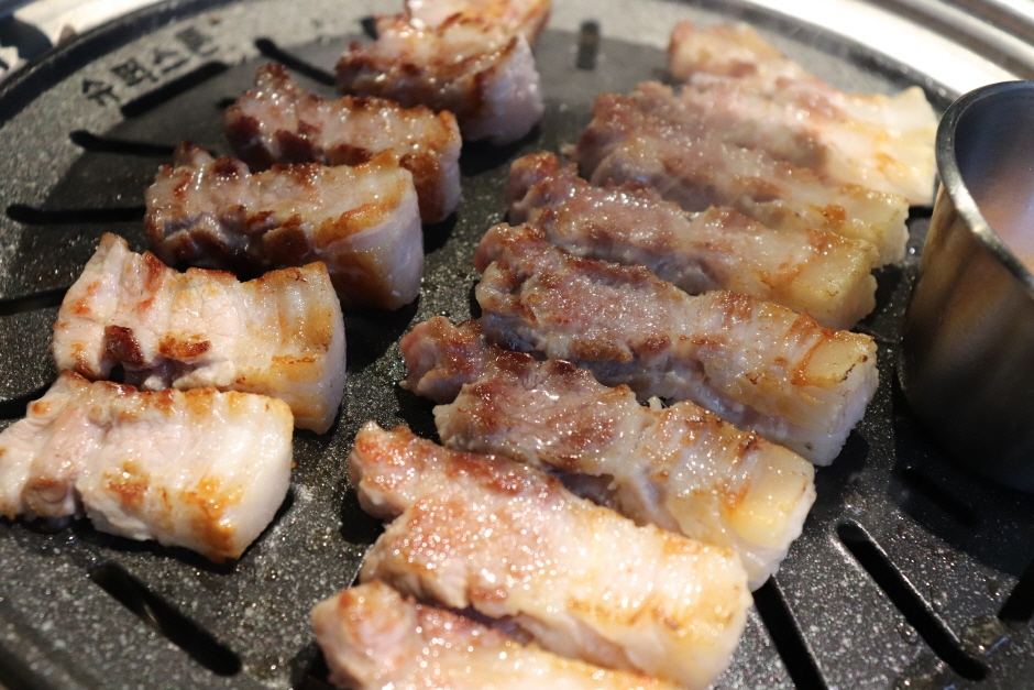 성수동 맛집 돼지고기 구이 예시