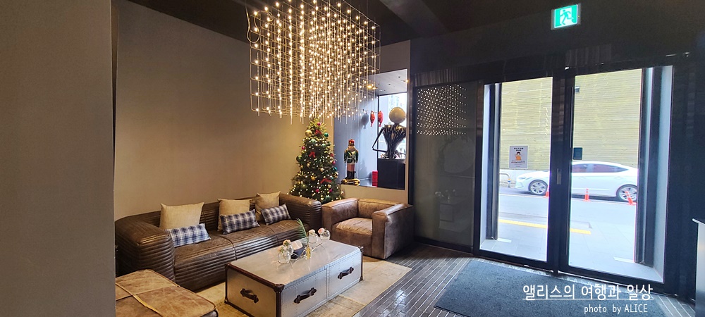 익스피디아 2022년 1월 호텔 할인코드 제주시 앨리스 앤 트렁크 호텔 추천 가성비 호텔