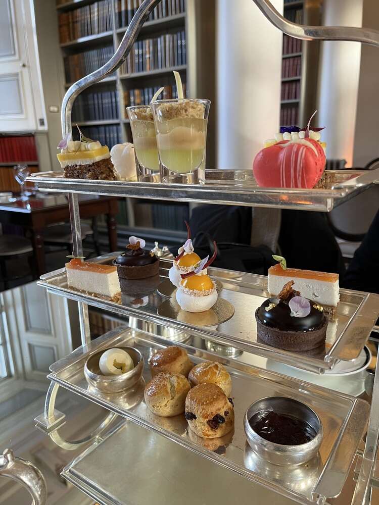 second-tray-signet-library