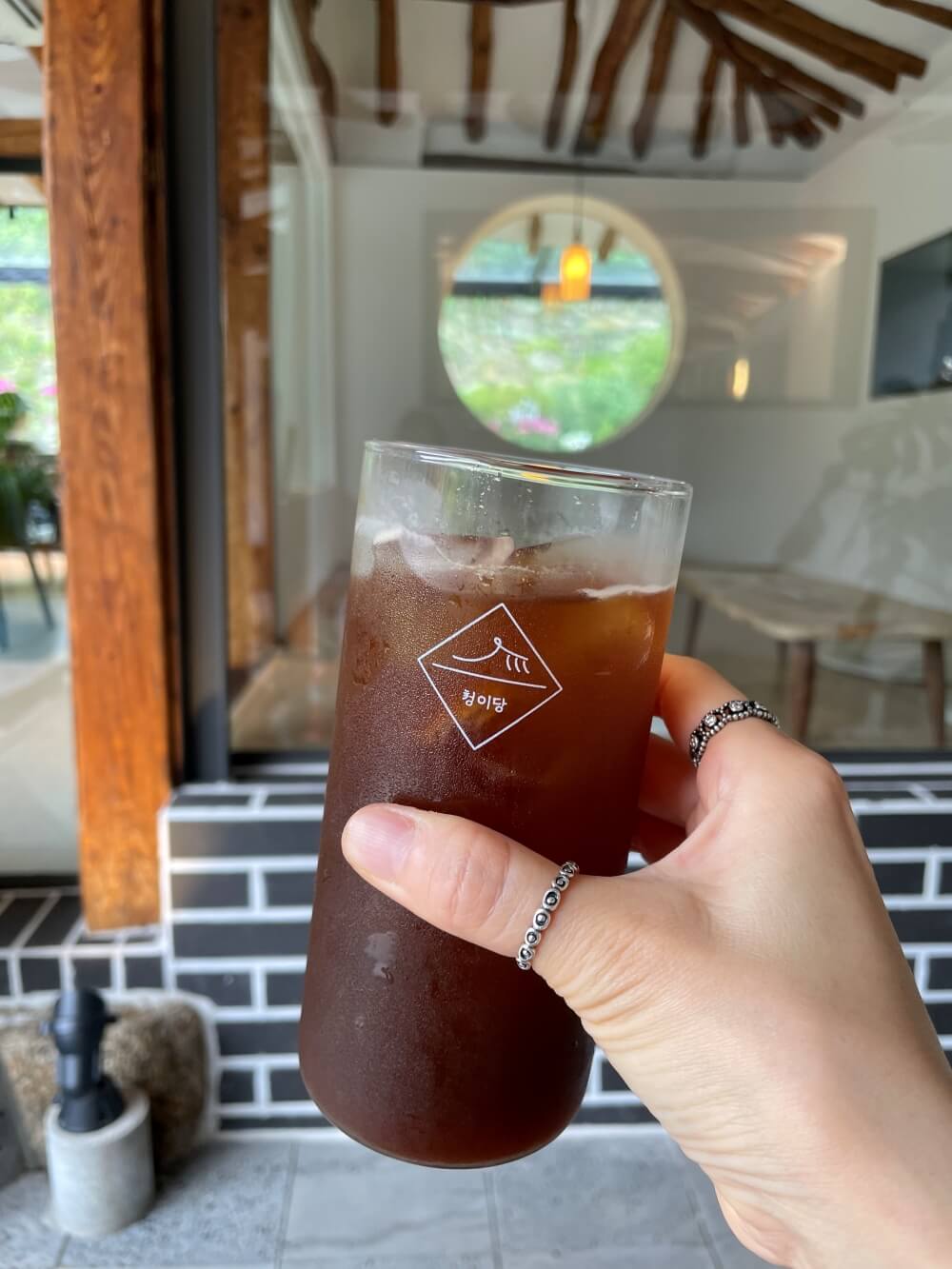 의왕-한옥카페-청이당-아이스-아메리카노(당-원두)
