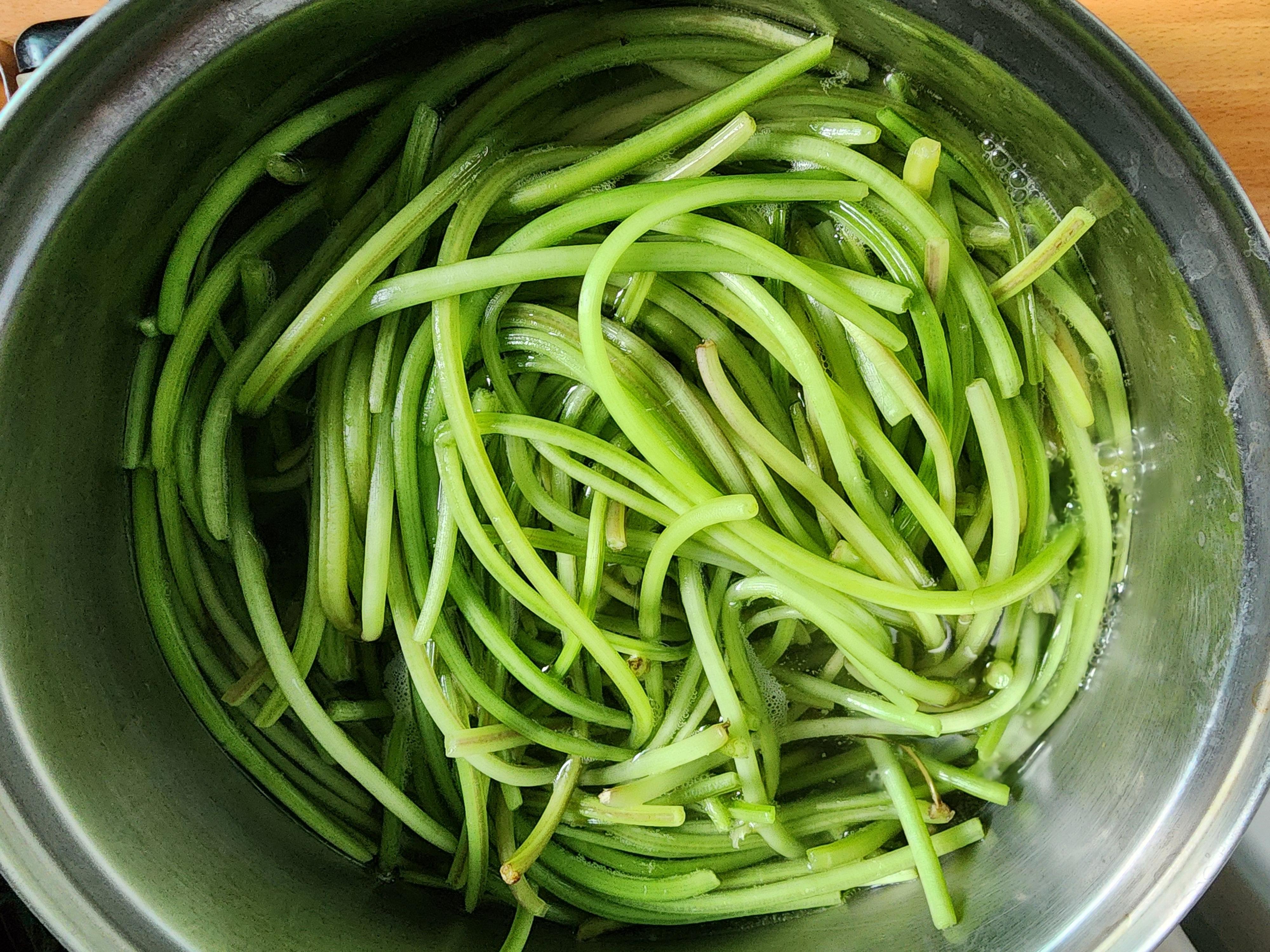 고구마순 볶음, 부드럽게 볶는법 고구마순 손질법