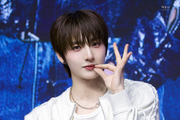 놀라서 팬 할 말 잃게 만든 어느 남돌의 행동...jpg | 인스티즈