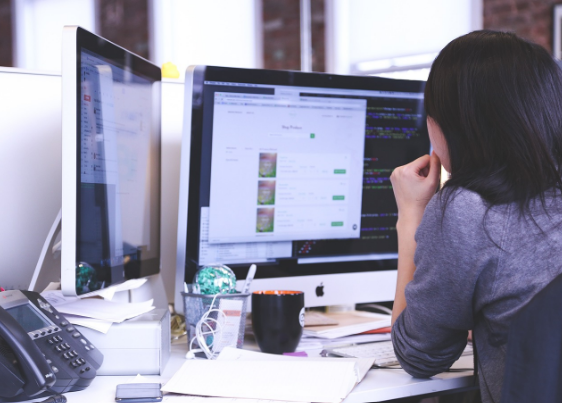 업무 중 마이크로 운동의 힘, 일상 속 건강을 위한 작은 습관