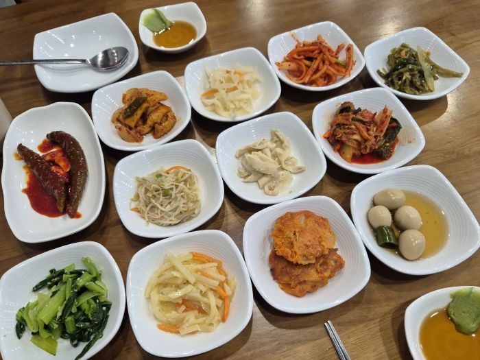 호치민 한식당 집밥 반찬