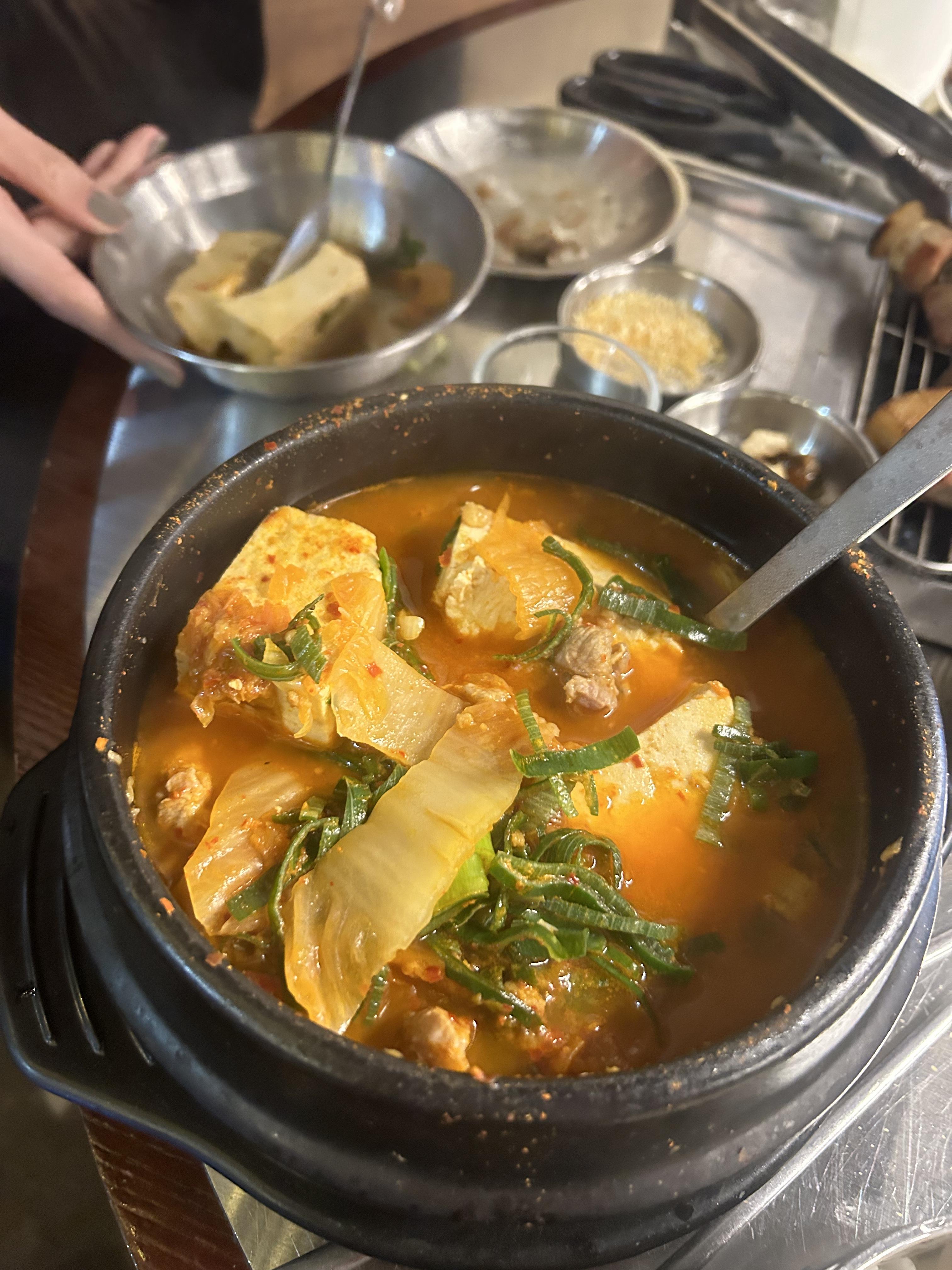 신대방삼거리역-맛집-뭉텅-김치찌개