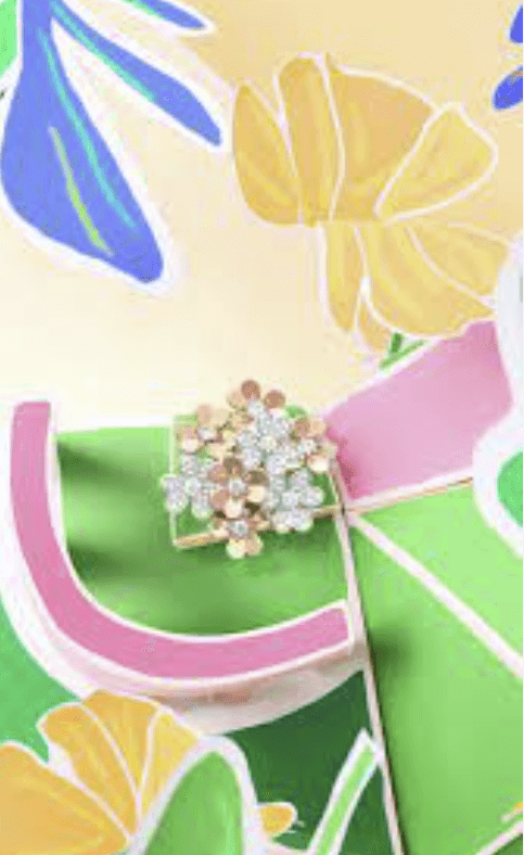  스프링 이즈 블루밍 전시 