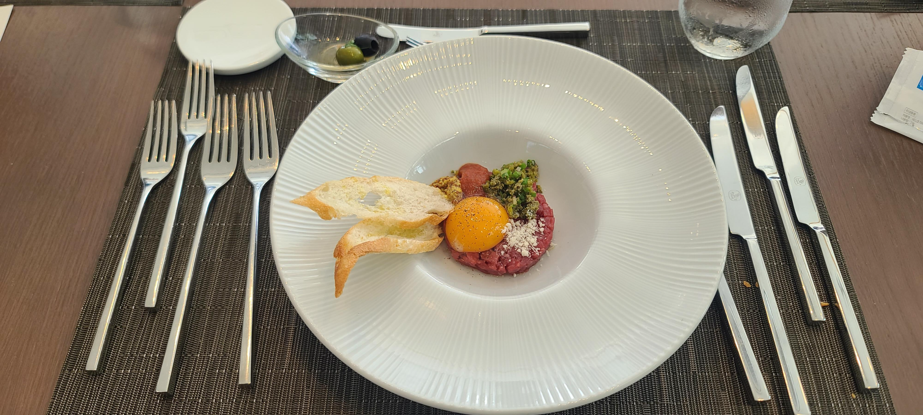 코스요리 강동구맛집 더화이트 세스코 프랑스요리 고급레스토랑 프랑스식 한우타르타르