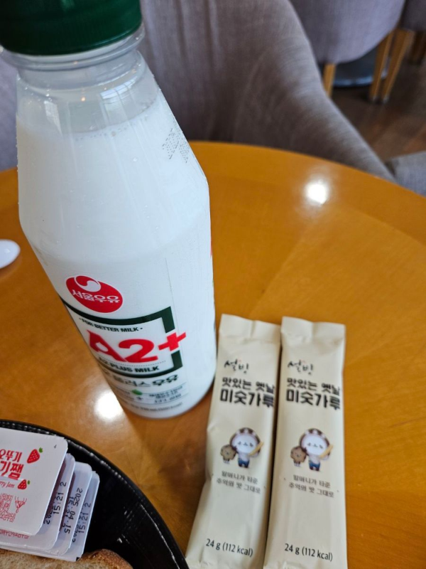 아침 우유와 미숫가루