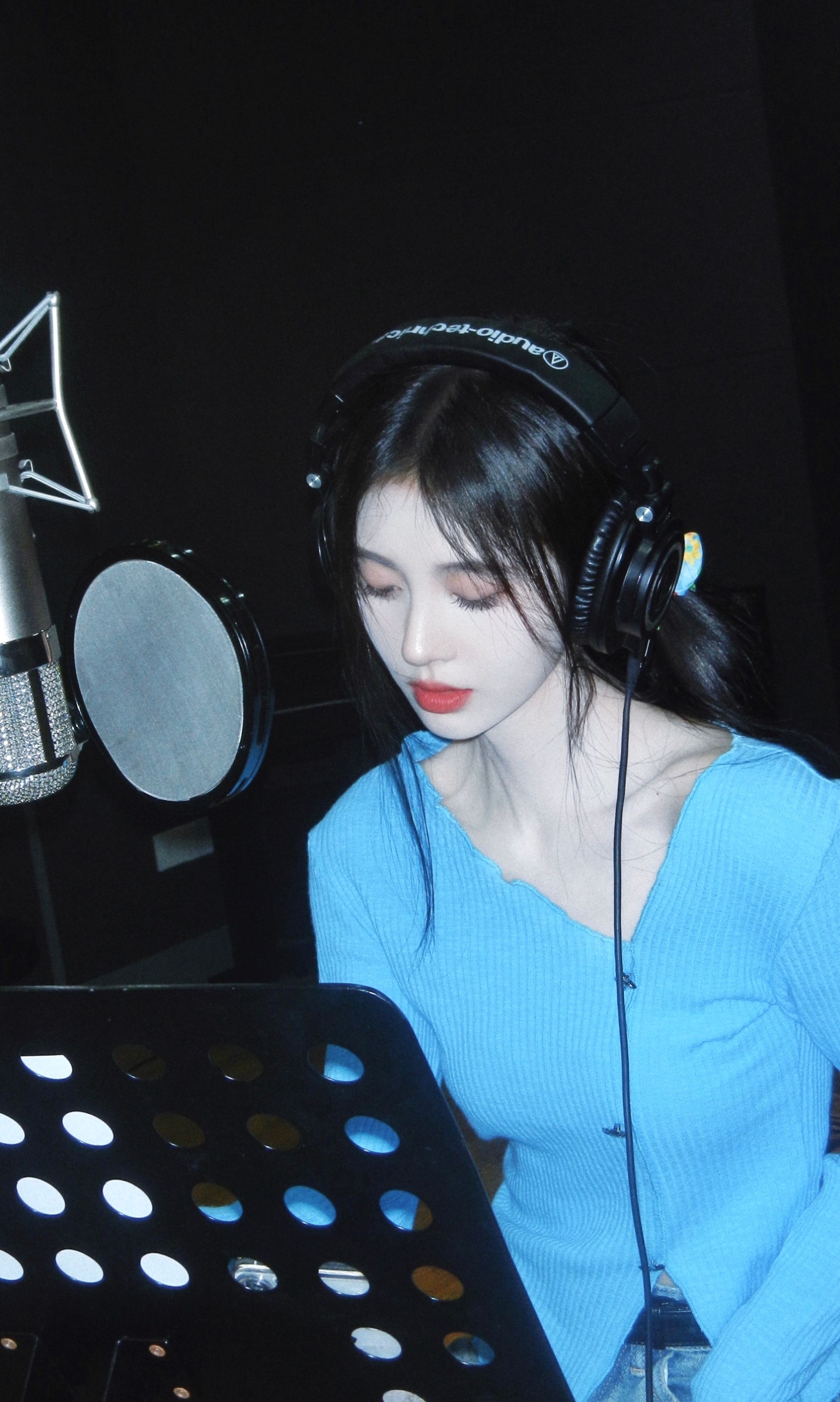 노래를 부르는 듯한 쥐징이