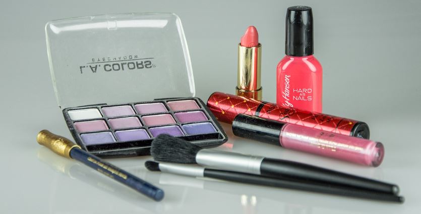 장시간 메이크업 지속비결 관련 사진