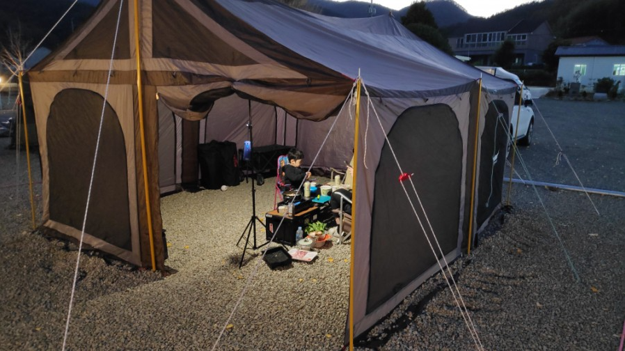 피칭한 타프스크린 사진