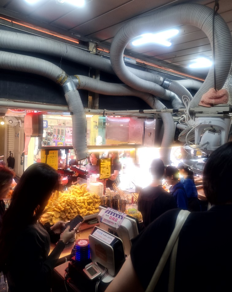 상국이네 대기줄 포장하려고 서있는 분들 