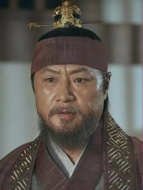 낮에 뜨는 달 등장인물 소리부 / 신라시대 복장을 입은 이경영