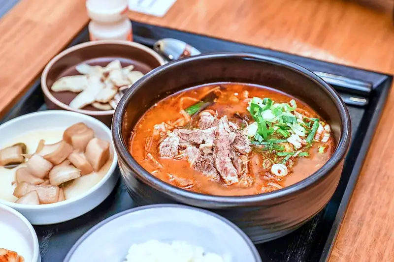 투데이 맛있는 메뉴 이열치열 30년 전통 뜨끈한 설렁탕과 얼큰한 육개장 맛있는 식당 추천 부산 해운대 센텀시티 맛집