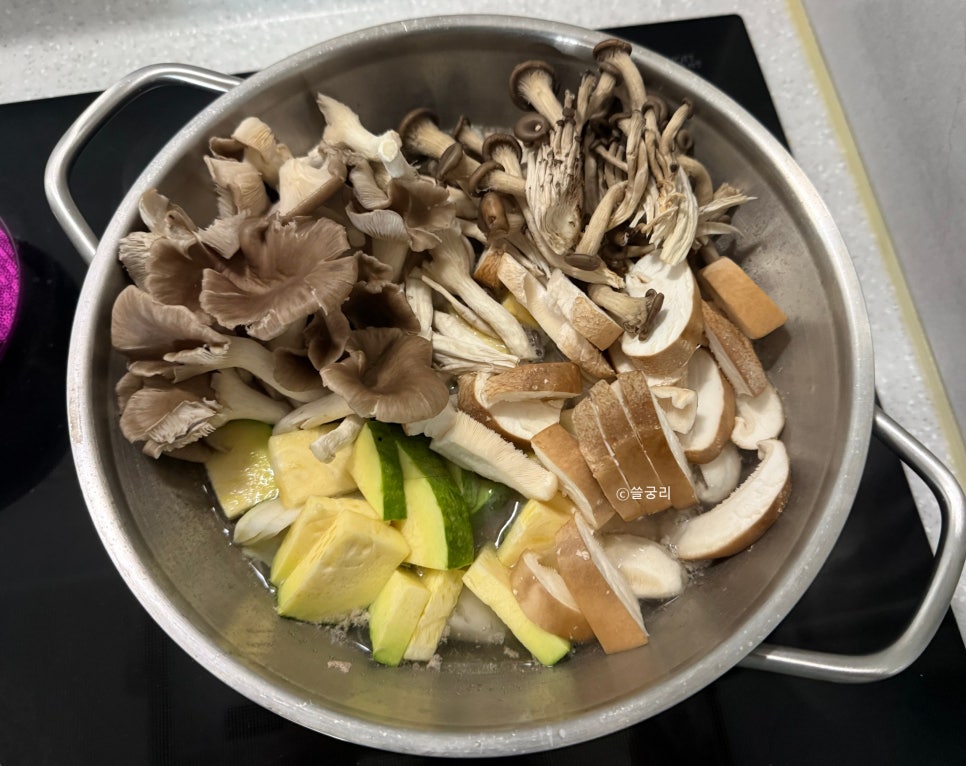 버섯과 궁합 좋은 재료 12가지: 마늘·버터·간장 말고 의외의 조합