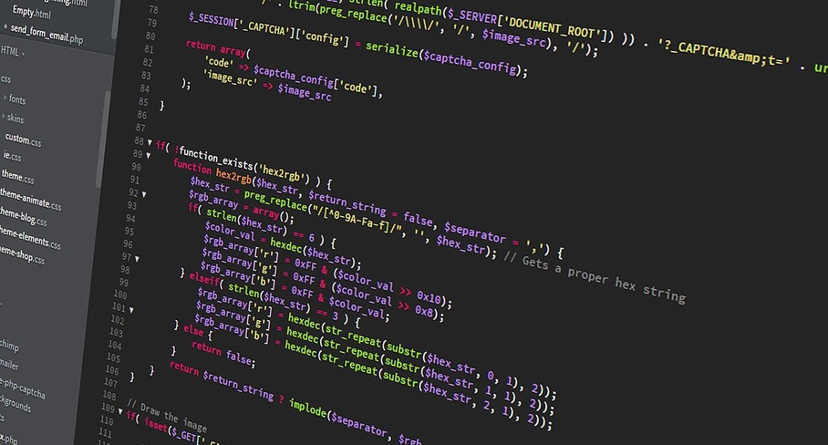 PHP 소스 코드가 표시된 개발 화면