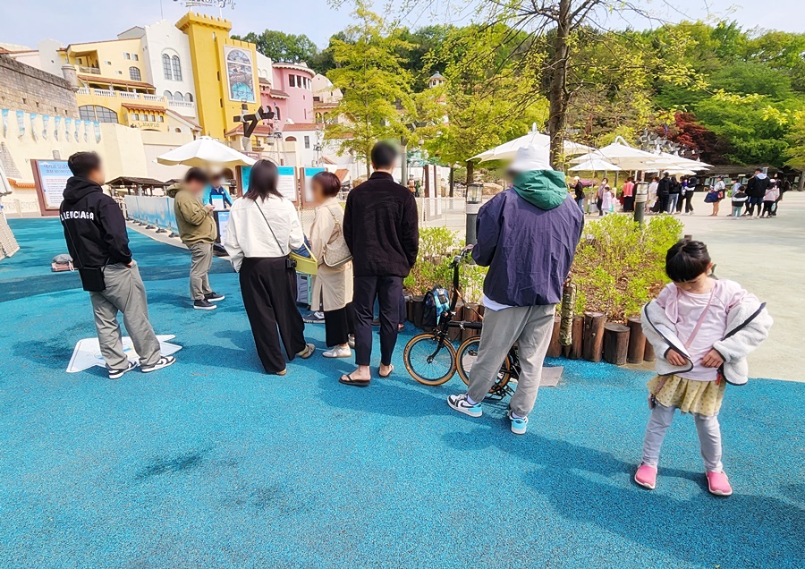 10:00 8명 정도 빠졌을때 대기줄 길이