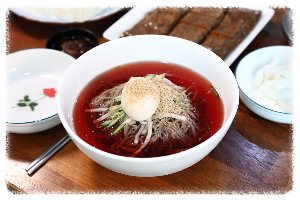 범바우막국수